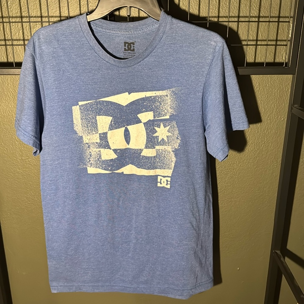 DC skate tee men’s size medium